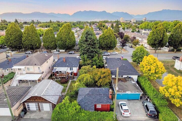 Property Photo: 1280 E 33rd Avenue BC V5V 3B6
