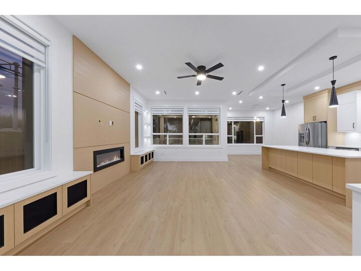 Photo de la propriété: 9755 177B Street BC V4N 6T4