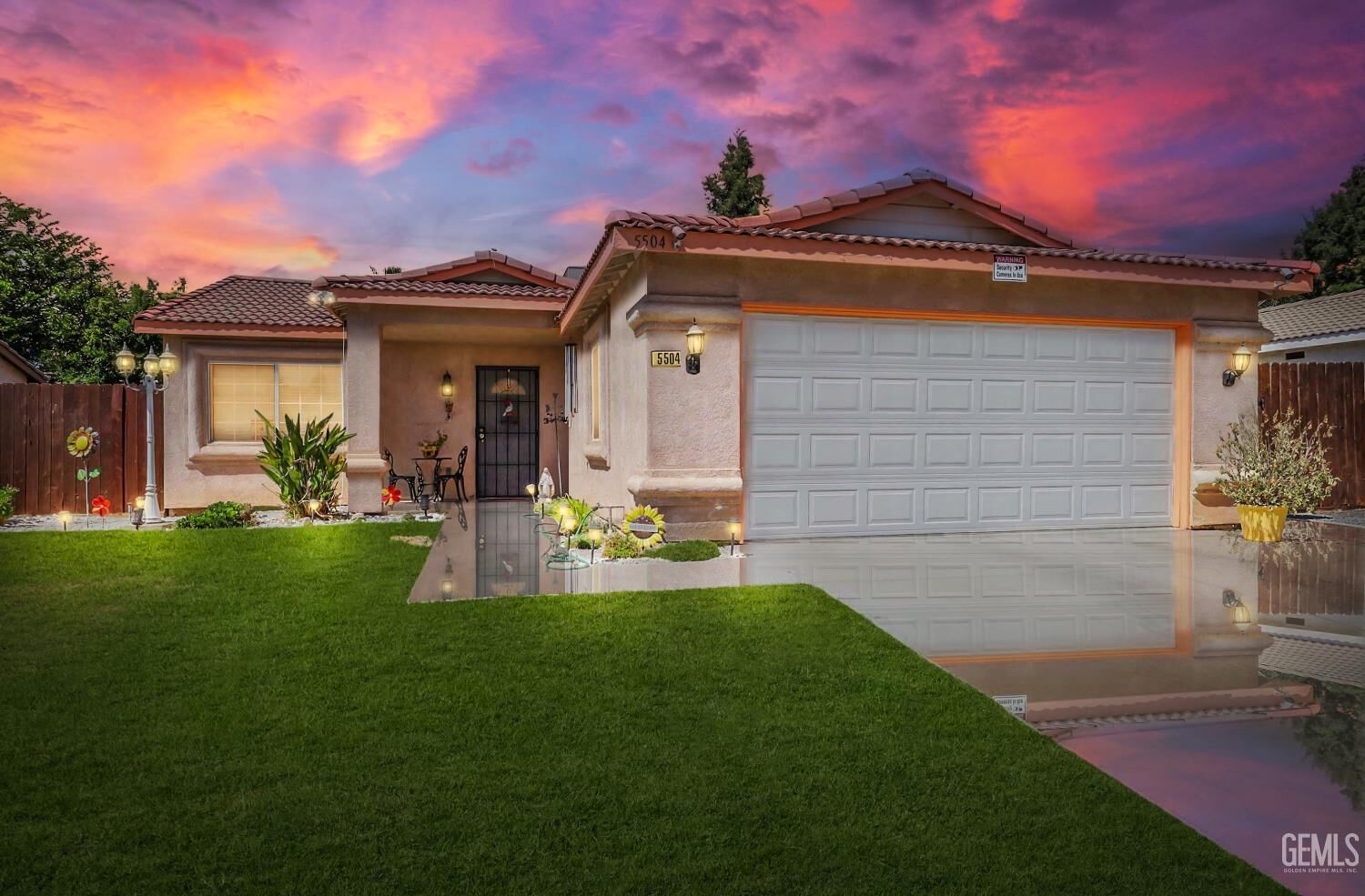 Property Photo:  5504 San Mateo Drive  CA 93307 