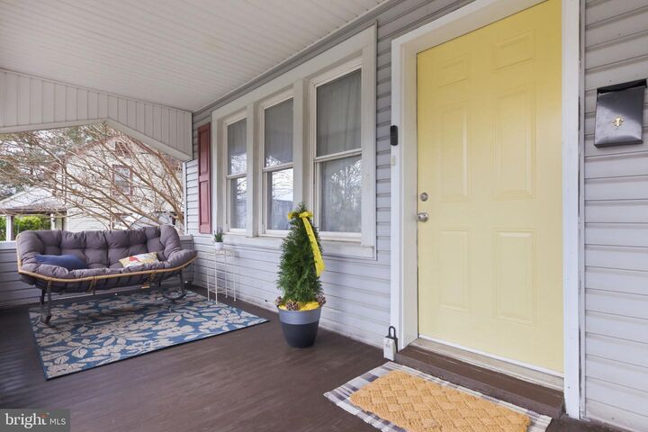 Property Photo:  518 Warren Avenue  VA 22630 