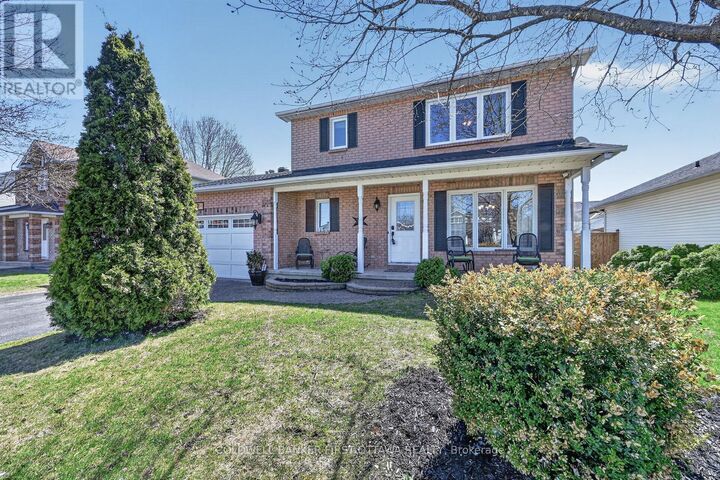 Property Photo:  32 James Lewis Avenue  ON K2S 1K5 