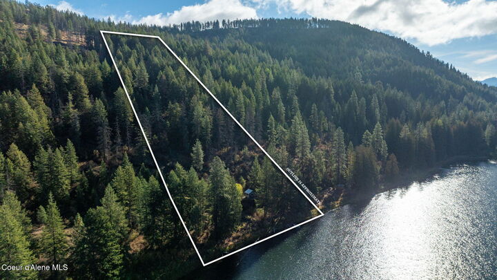 Property Photo:  1402 Mirror Lake Rd  ID 83860 