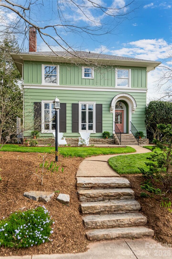 Property Photo:  18 Edgemont Road  NC 28801 