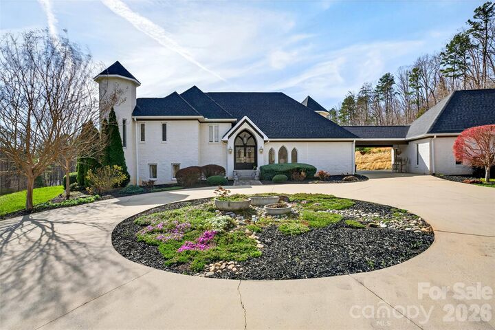 Property Photo:  300 Springhill Drive  NC 28139 