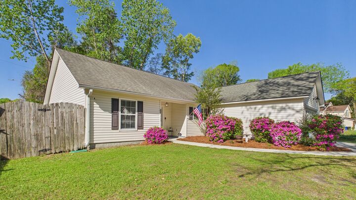 Property Photo:  69 Wolk Drive  SC 29414 