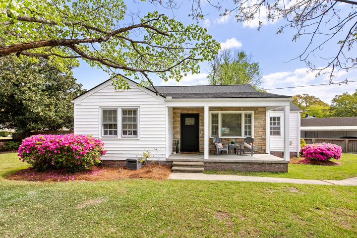 Property Photo: 5252 Braddock Avenue SC 29405