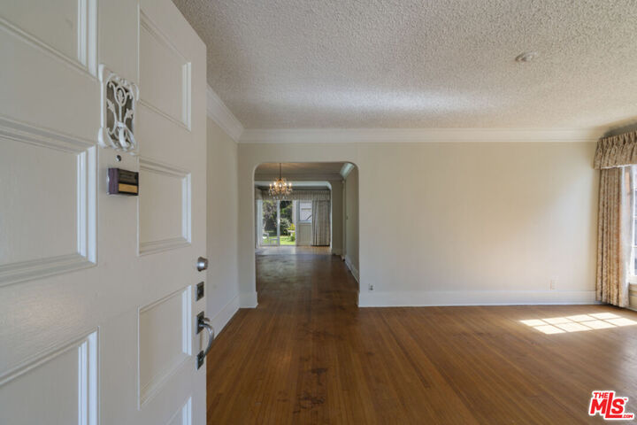 Property Photo: 246 N Irving Blvd CA 90004