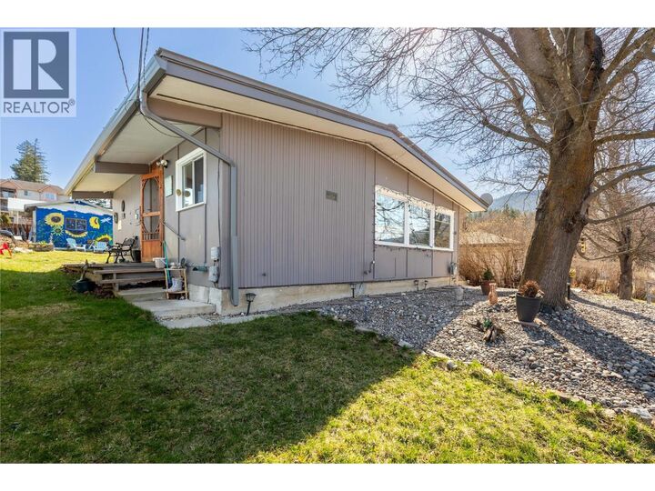 Property Photo:  330 6 Street  BC V1E 4E8 