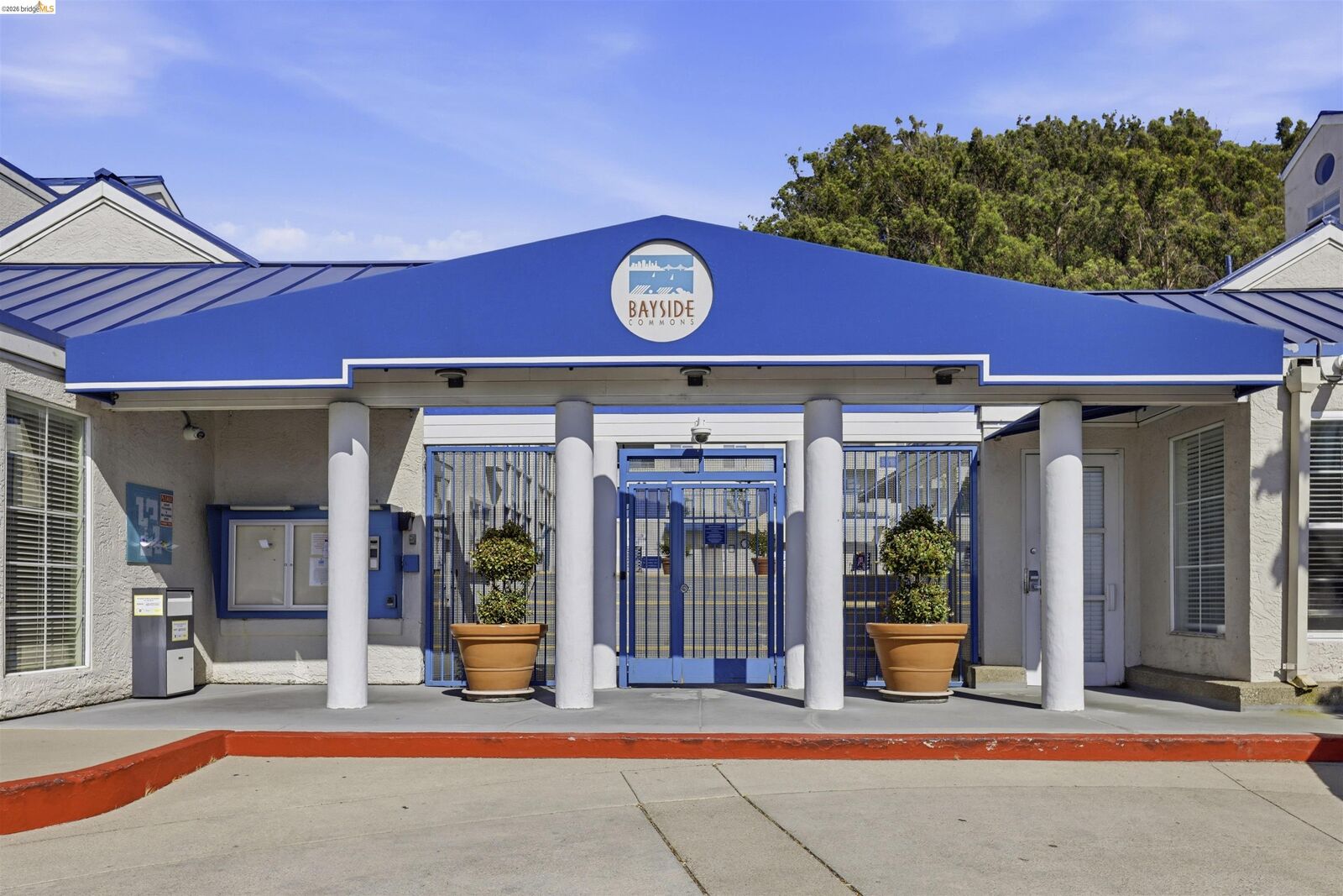 Property Photo:  535 Pierce 5203  CA 94706 