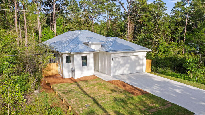 Property Photo: 42 Central 8th Street FL 32459