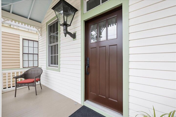 Property Photo:  249 E Intendencia Street  FL 32502 