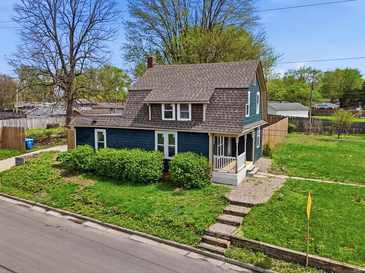 Property Photo:  1603 Summit Street  IN 46774 