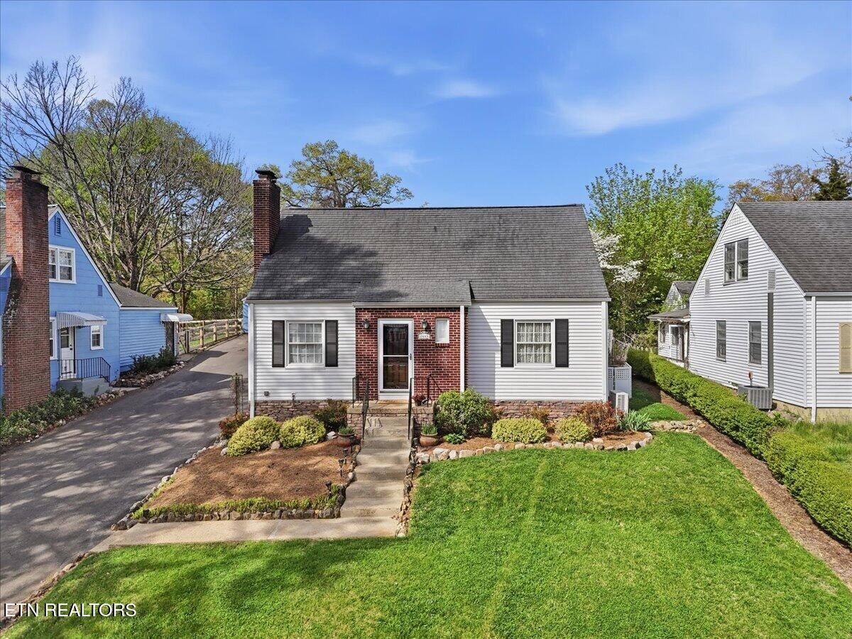 Property Photo:  2445 Kennington Rd  TN 37917 