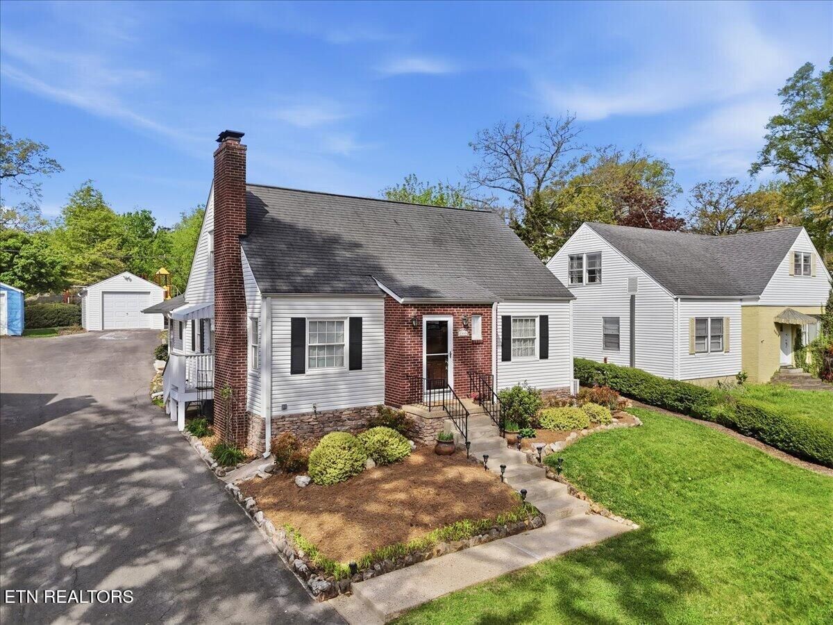 Property Photo:  2445 Kennington Rd  TN 37917 