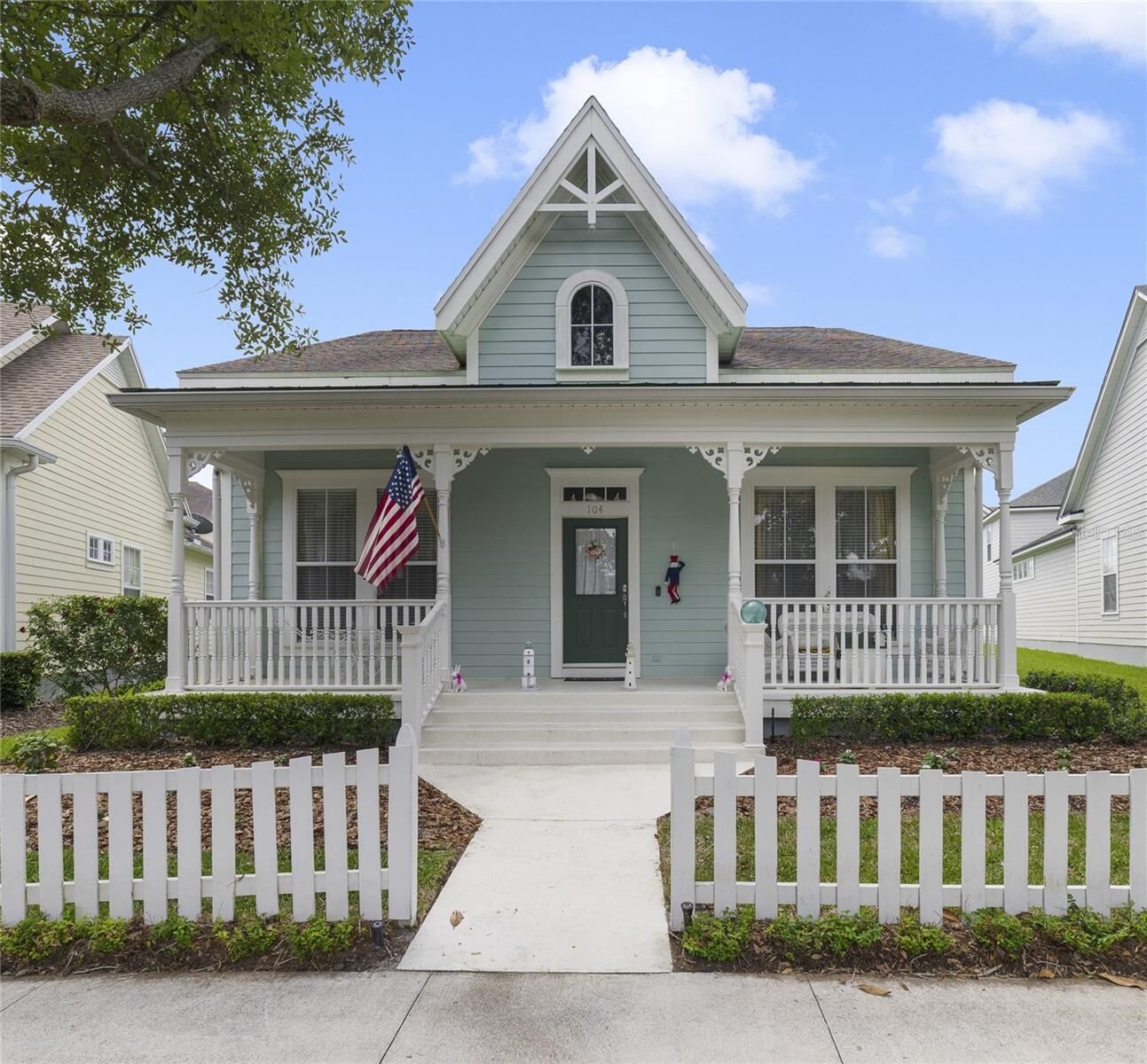 Property Photo:  104 Eastpark Crescent  FL 34747 