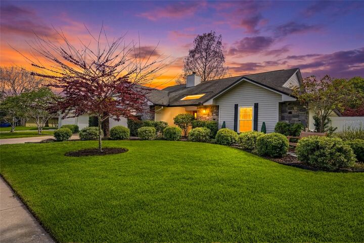 Property Photo:  1006 Ohanlon Court  FL 32765 