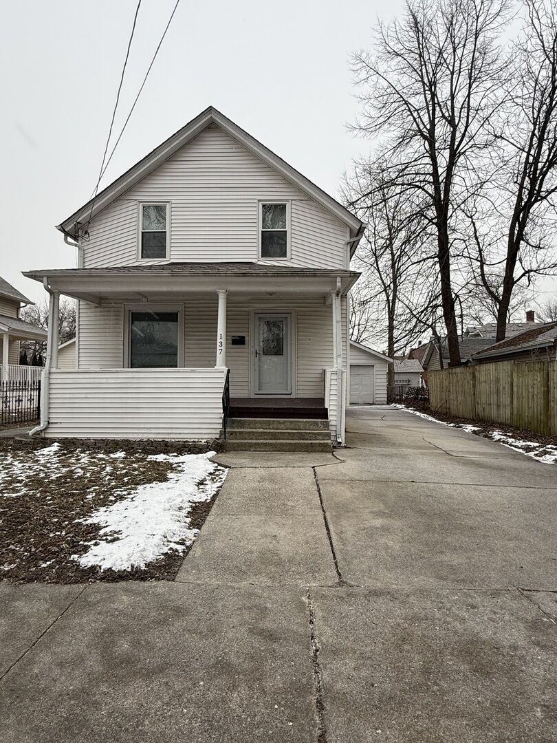 Property Photo:  137 N East Avenue  IL 60505 