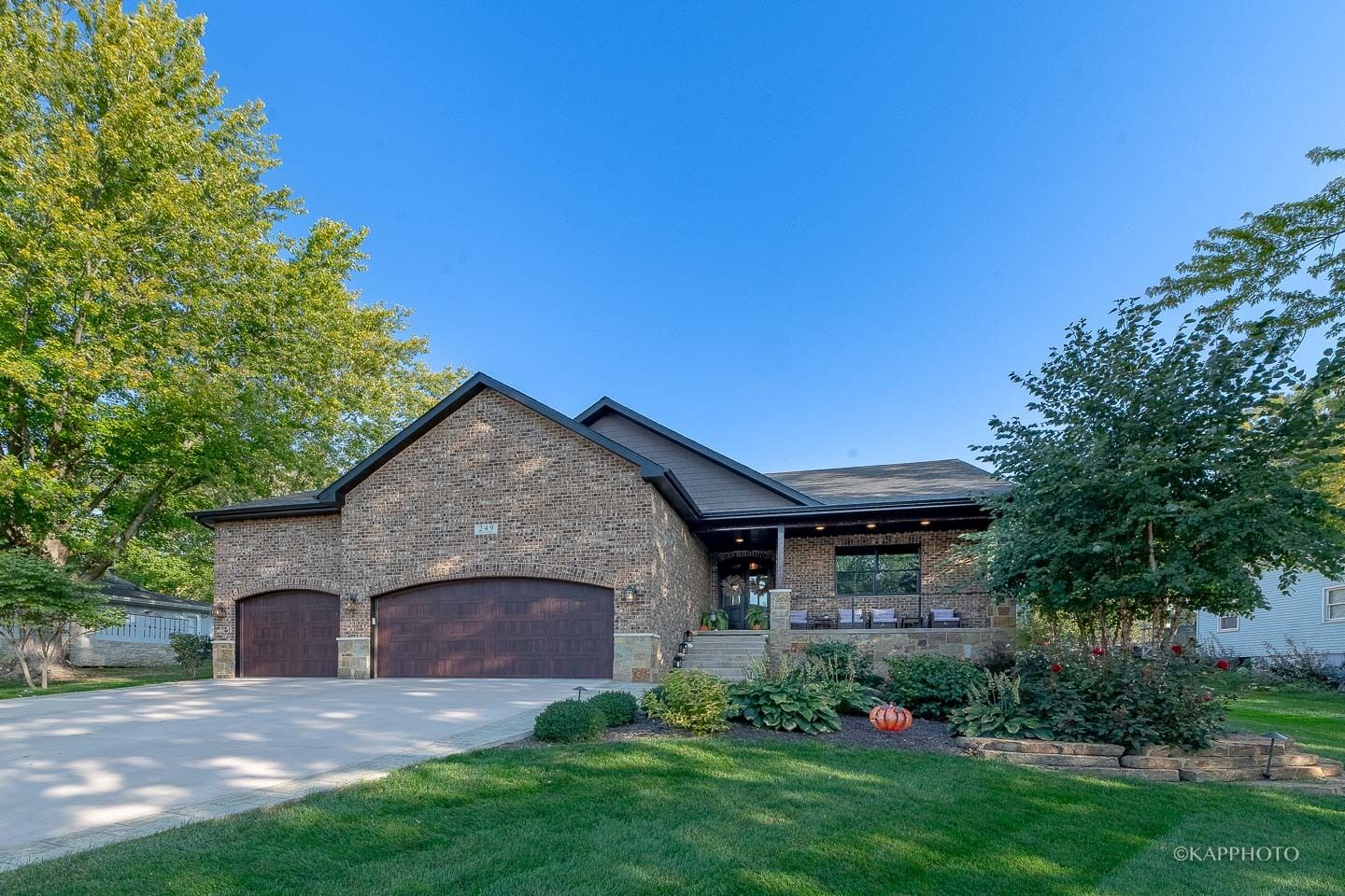 Property Photo:  249 Easy Street  IL 60552 