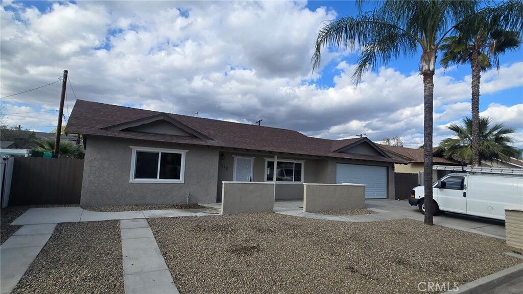 Property Photo:  40780 Malibar  CA 92544 