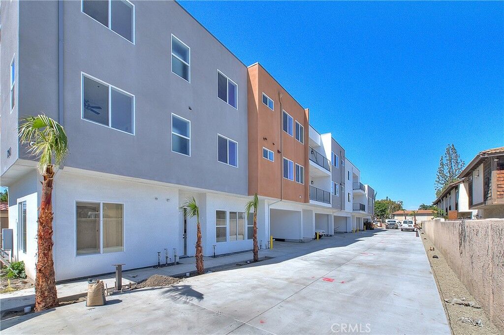 Property Photo:  7341 9th Street 5  CA 90621 