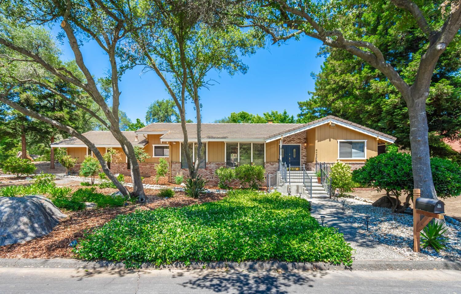 Property Photo:  8498 E Hidden Lakes Drive  CA 95746 