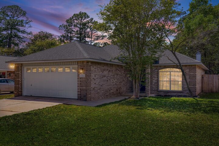 Property Photo:  1756 Ivalea Circle  FL 32566 
