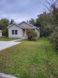 Property Photo: 301 E Cochran Avenue FL 32145
