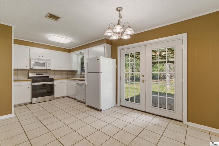 Property Photo: 128 Davis Lane LA 71291