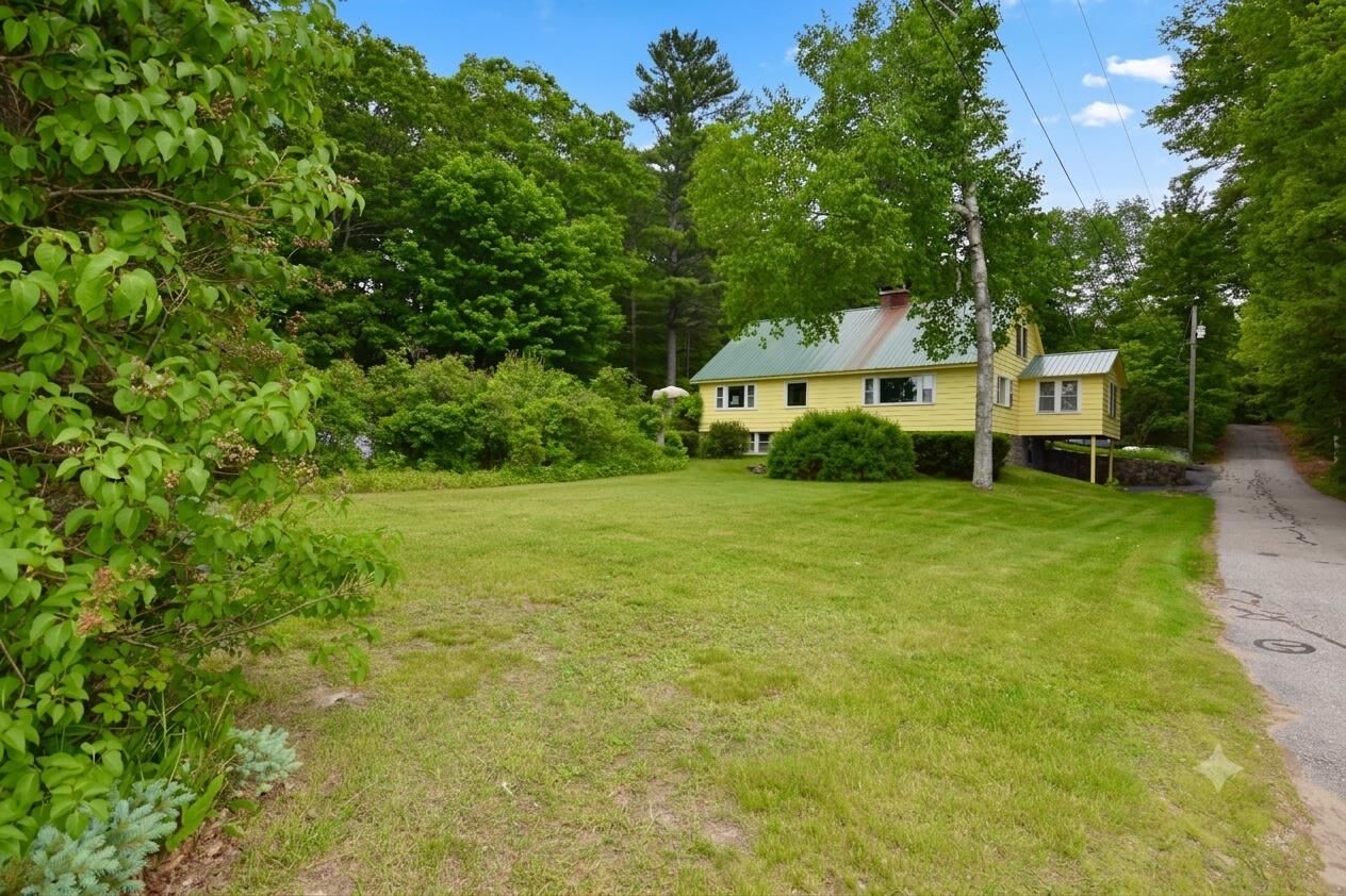 Property Photo:  11 Emery Lane  NH 03830 