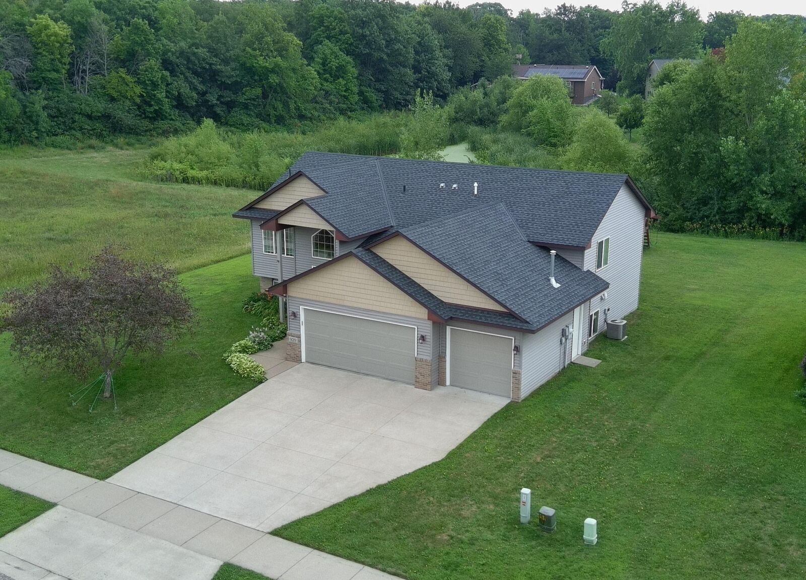 Property Photo:  929 Farmers Ridge Trail  MN 56011 