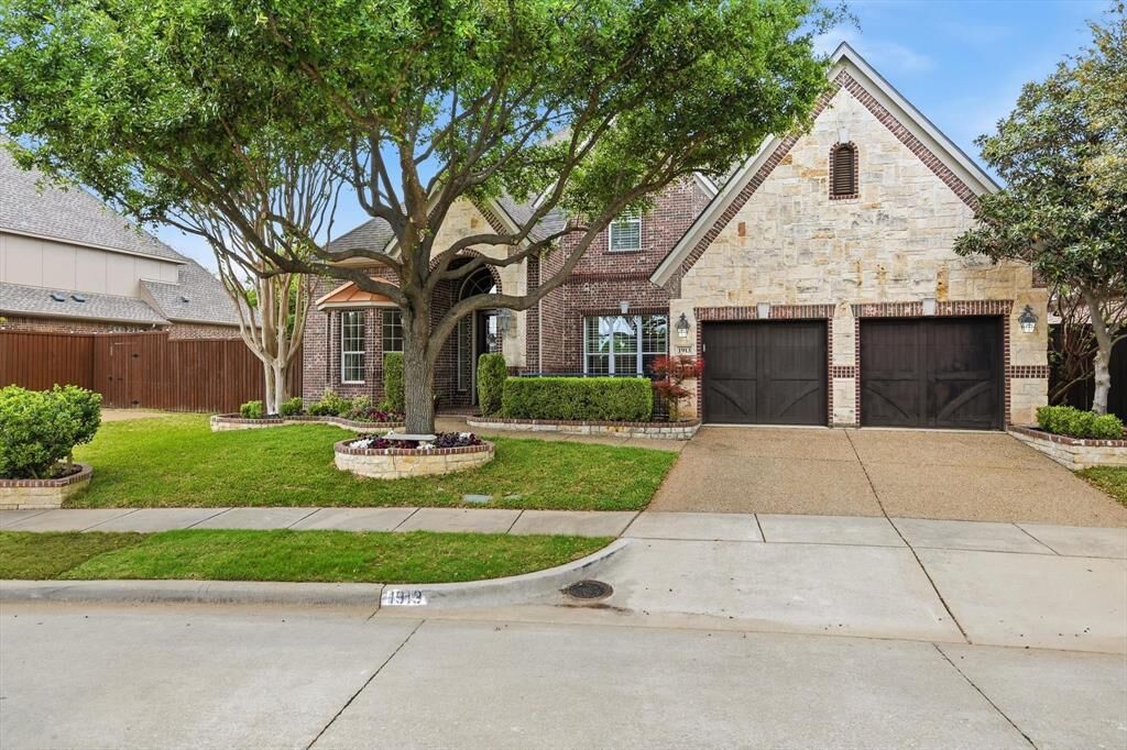 Property Photo:  1913 Esparanza Court  TX 75013 
