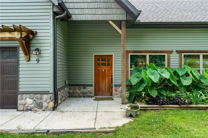 Property Photo:  9 Kings Lynn  AR 72715 