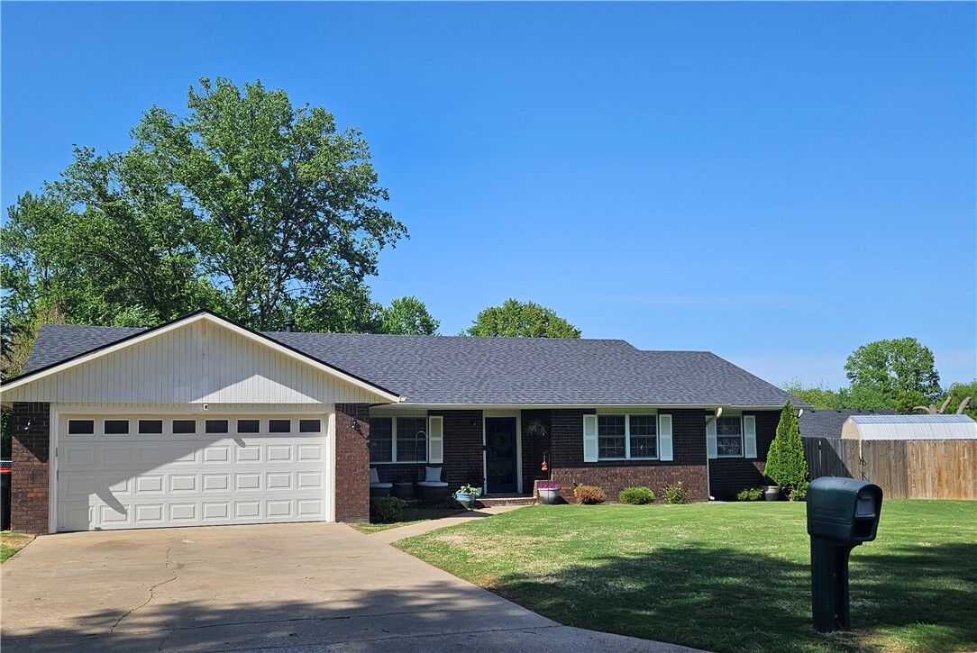 Property Photo:  1418 Buena Vista Circle  AR 72762 