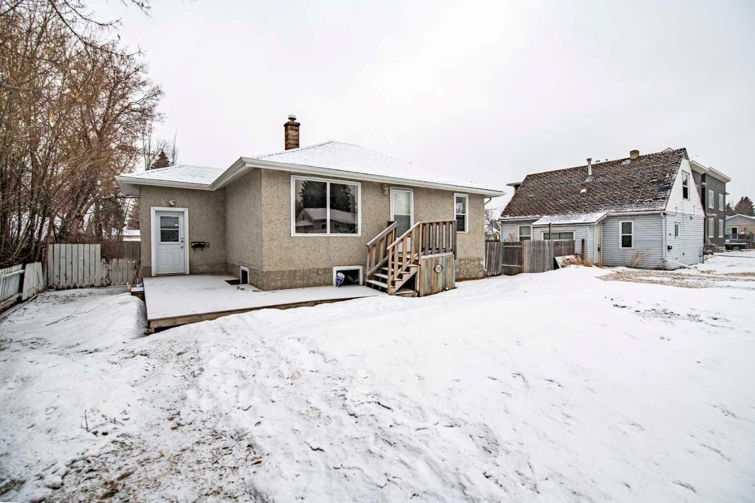 Property Photo:  3725 45 Street  AB T4N 1J3 