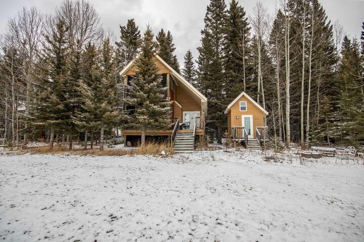Property Photo: 5227 Township Road 320 99 AB T0M 1X0