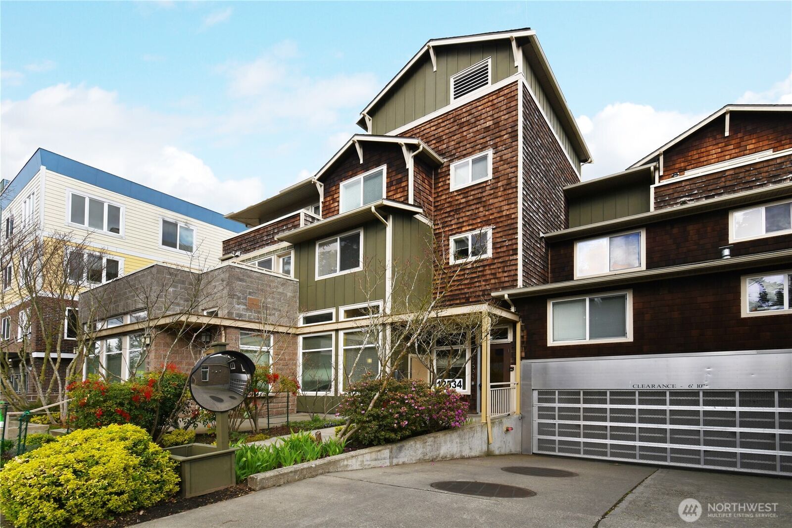 Property Photo: 12534 15th Avenue NE 12 WA 98125