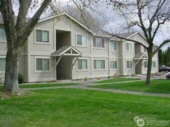 Property Photo:  1928  J Street 102  WA 99362 