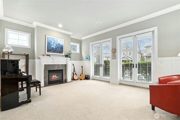 Property Photo:  2411  30th Avenue NE  WA 98029 