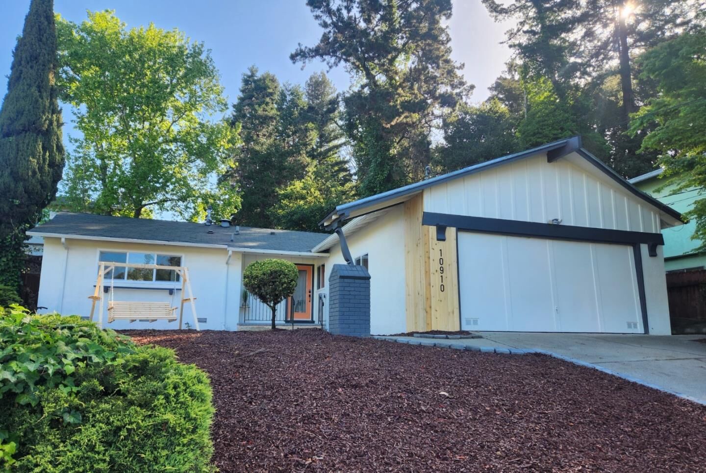 Property Photo:  10910 Glen Artney Street  CA 94605 
