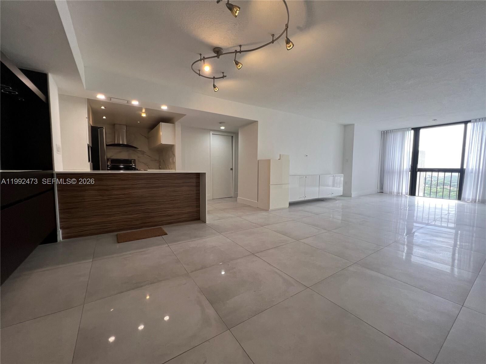 Property Photo:  2333 Brickell Ave 2310  FL 33129 