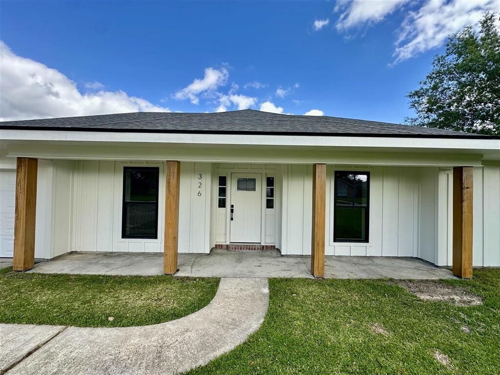 Property Photo:  326 Vanessa Avenue  LA 70605 