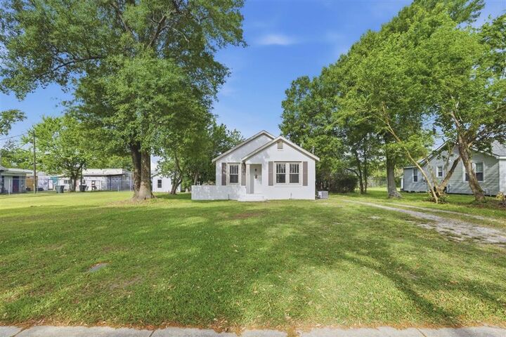 Property Photo:  2202 Stanton Street  LA 70601 