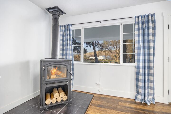 Property Photo:  59202 N River Road  WA 99320 