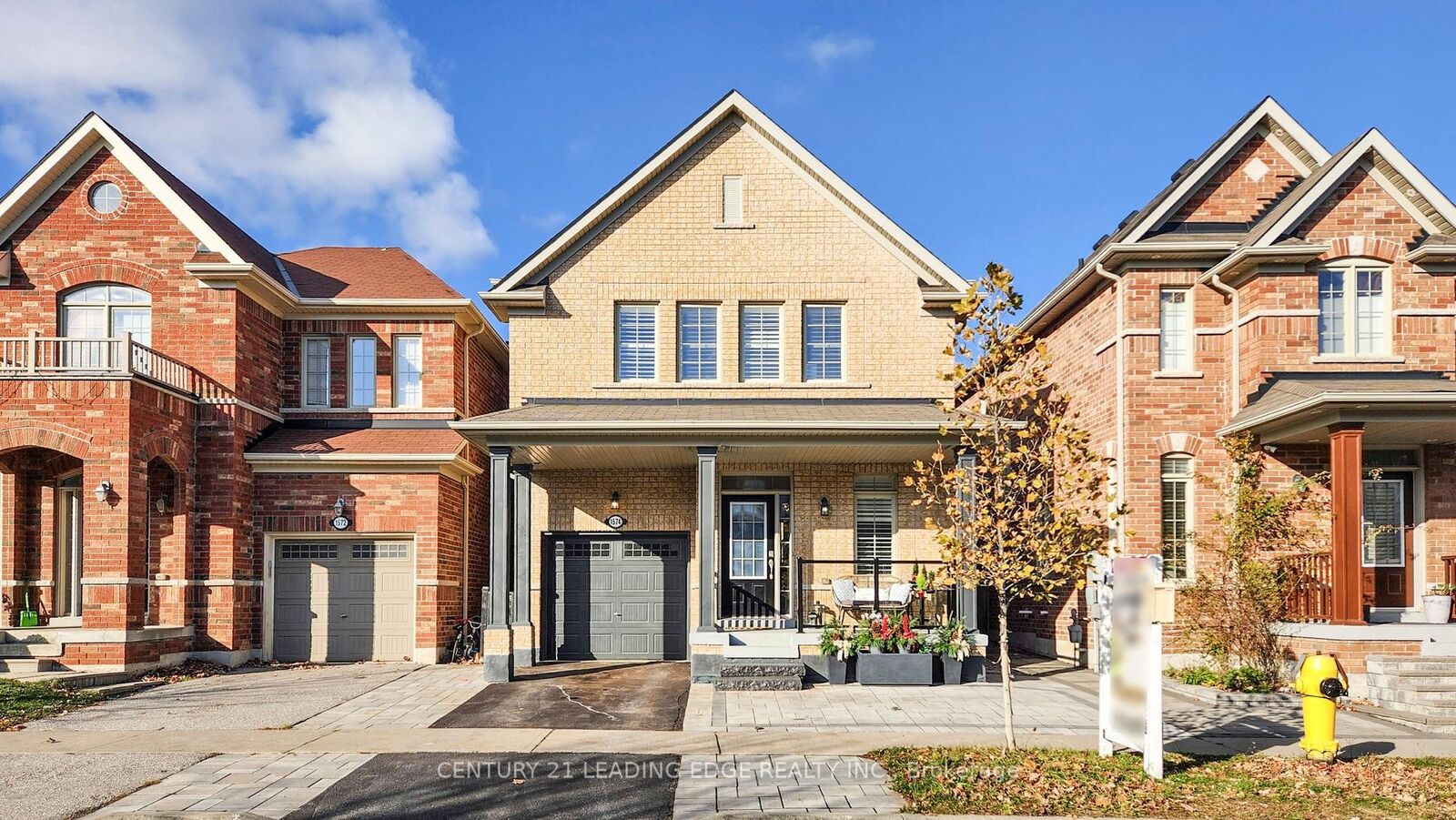 Property Photo:  1574 Edgecroft Drive  ON L1V 2P8 