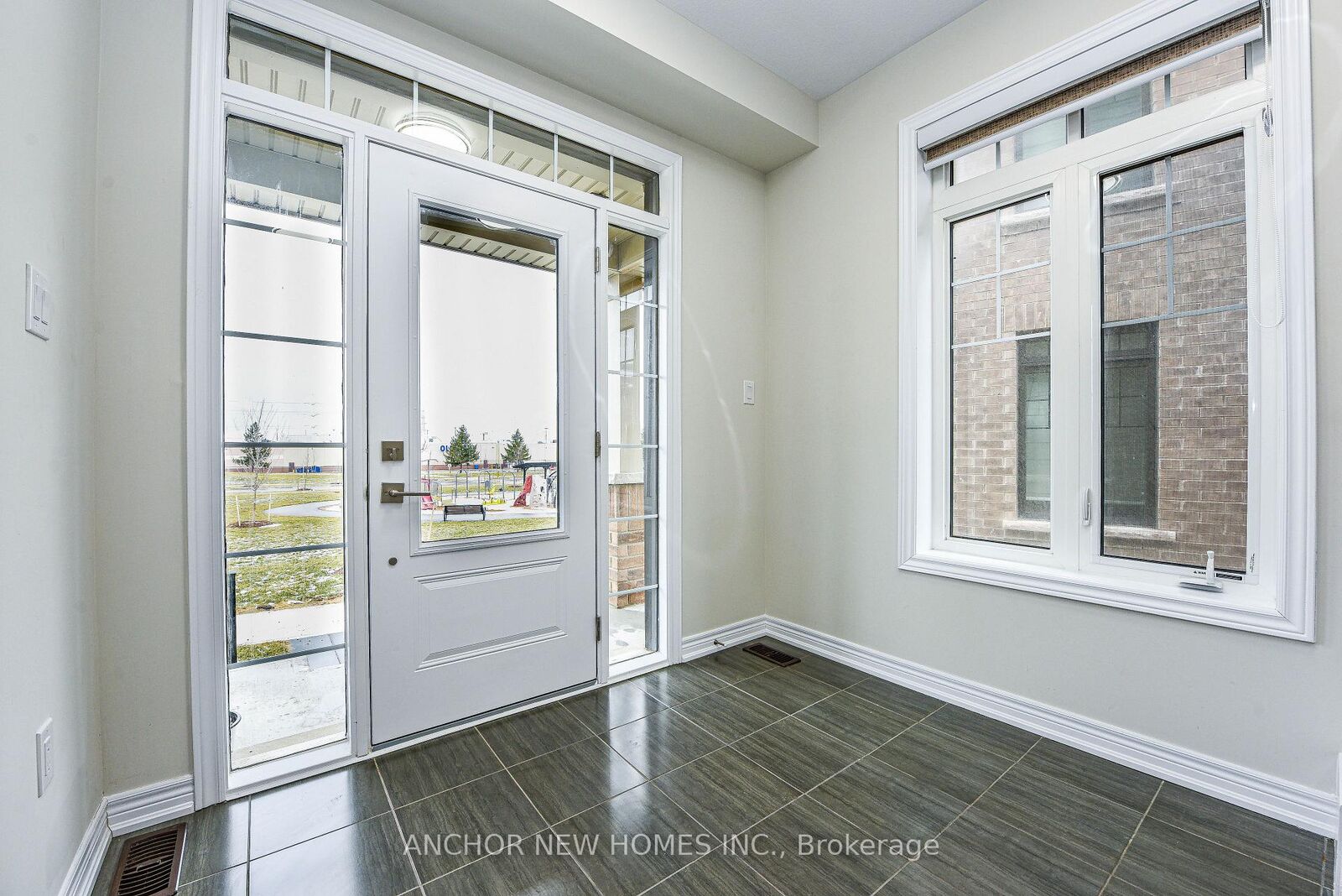Property Photo: 10 Birmingham Drive 23 ON N1R 0C6