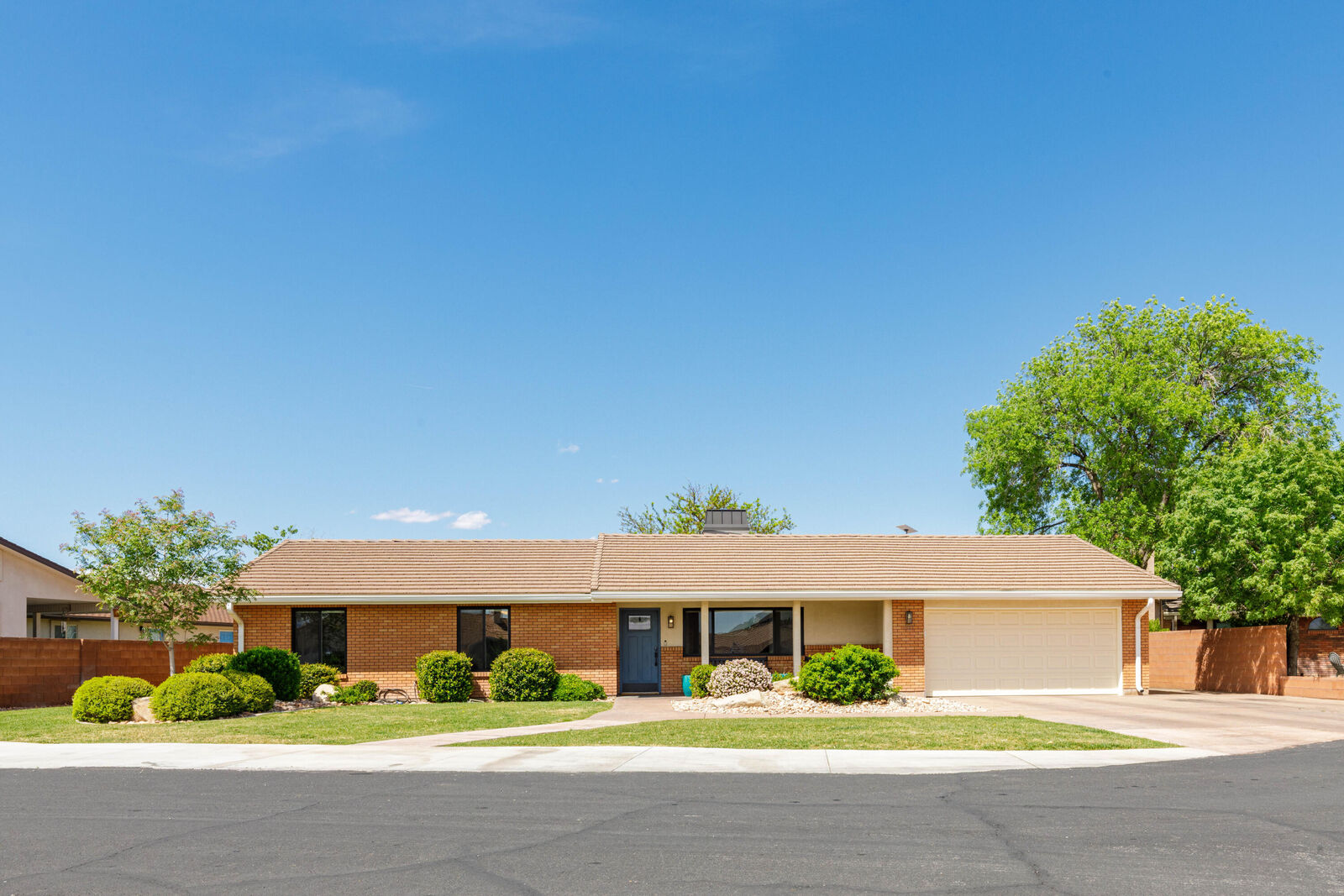 Property Photo:  1151 E Sherman Cir  UT 84790 