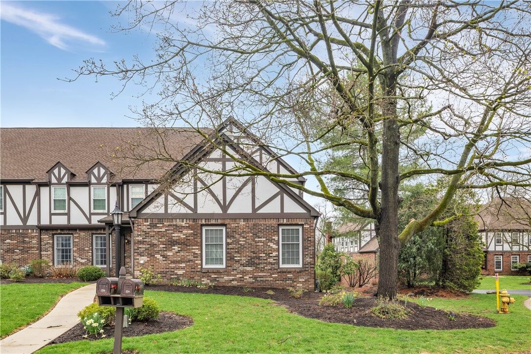 Property Photo:  224 Allenberry Circle  PA 15234 