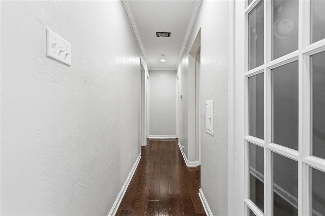 Property Photo: 1013 El Rancho Dr PA 15220