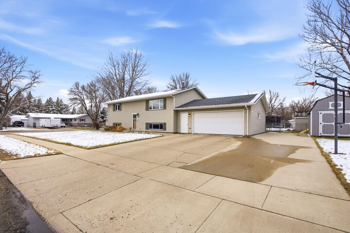 Property Photo:  2013 14th Avenue  SD 57401 