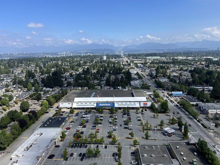 Property Photo: 11967 80 Avenue 3305 BC V4C 0E2
